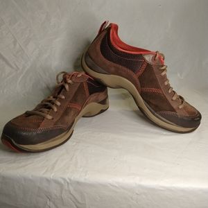 Dansko Sabrina Women's Brown Suede Slip Resistant Athletic Shoes Size 39/ 8.5 -9